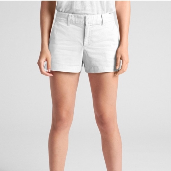 [Gap] Classic White Shorts - Picture 1 of 3
